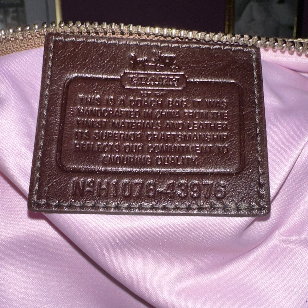 Coach Signature Crossbody Bag includes COA - Picture 11 of 11